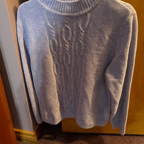 Alfred Dunner Sweaters - Beautiful Alfred Dunner Women's Lavendar Sweater. Size XL
